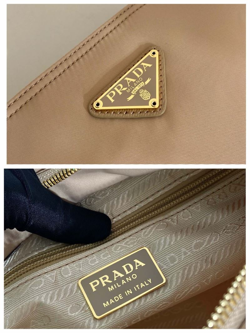 Pra*a tote bags